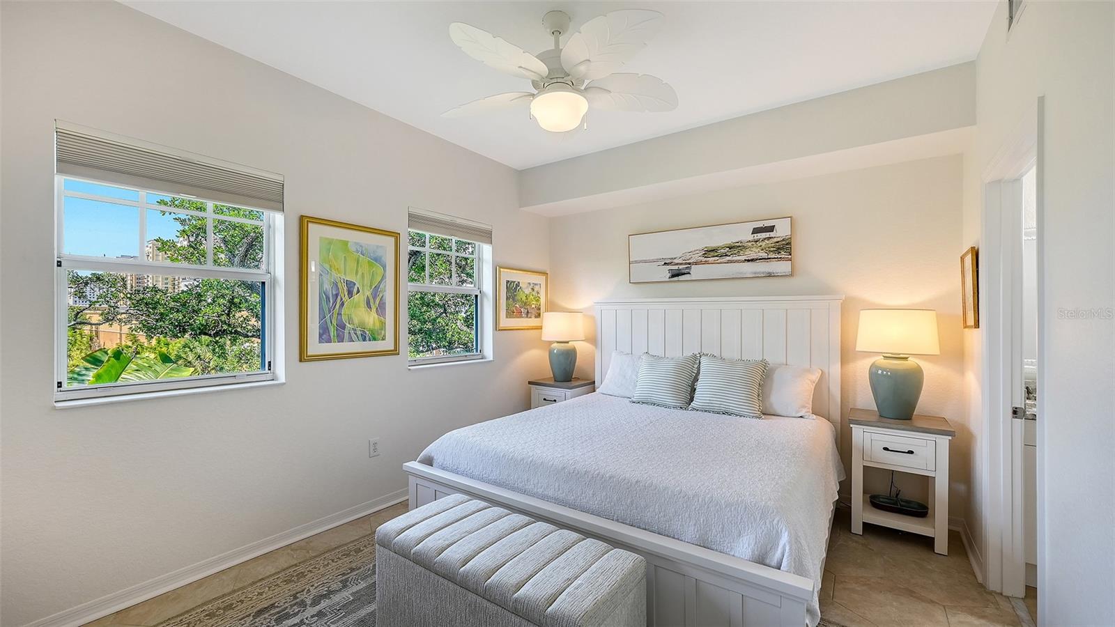 BROADWAY PROMENADE - Residential