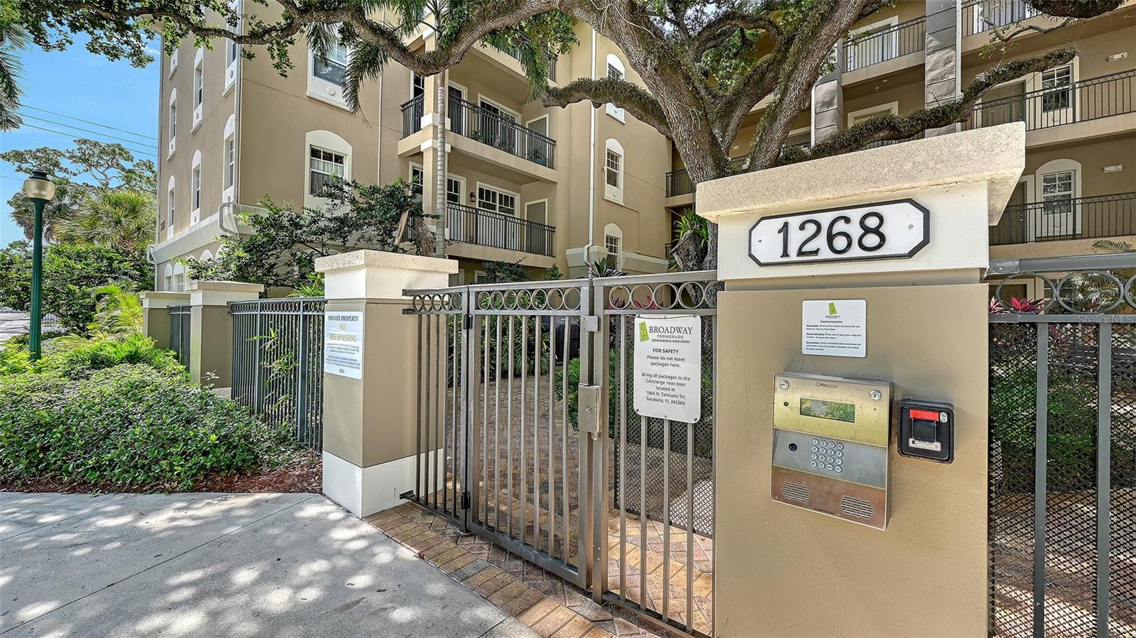 BROADWAY PROMENADE - Residential