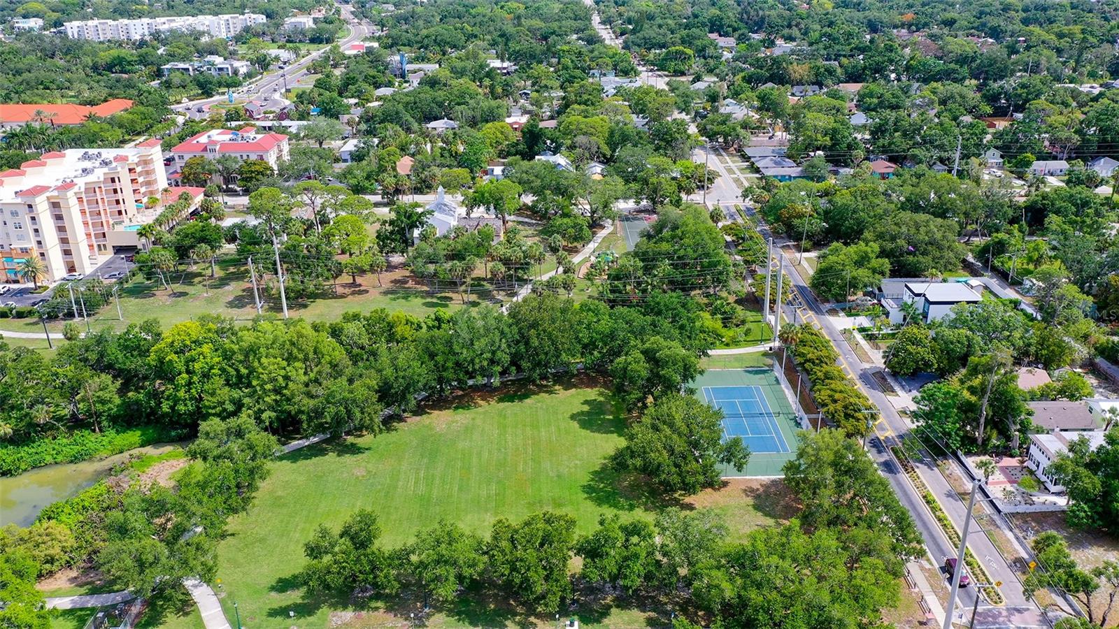 BROADWAY PROMENADE - Residential