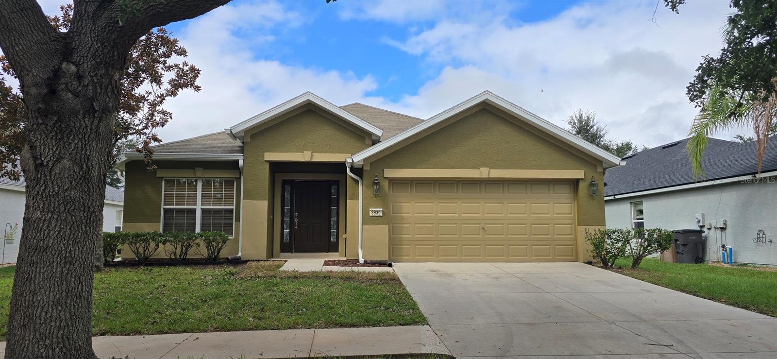 Nice 4 bed, 2 bath home with 2-car garage located in Fore Ranch Saddle Creek 2 subdivision. Newer laminate flooring throughout the home. Kitchen with island overlooking living area. Primary bed and bath split from 3 other bedrooms and full bath. Primary bathroom with large shower and tub. Community amenities include a pool, clubhouse, exercise center, basketball/tennis/pickleball courts, and walking trails.