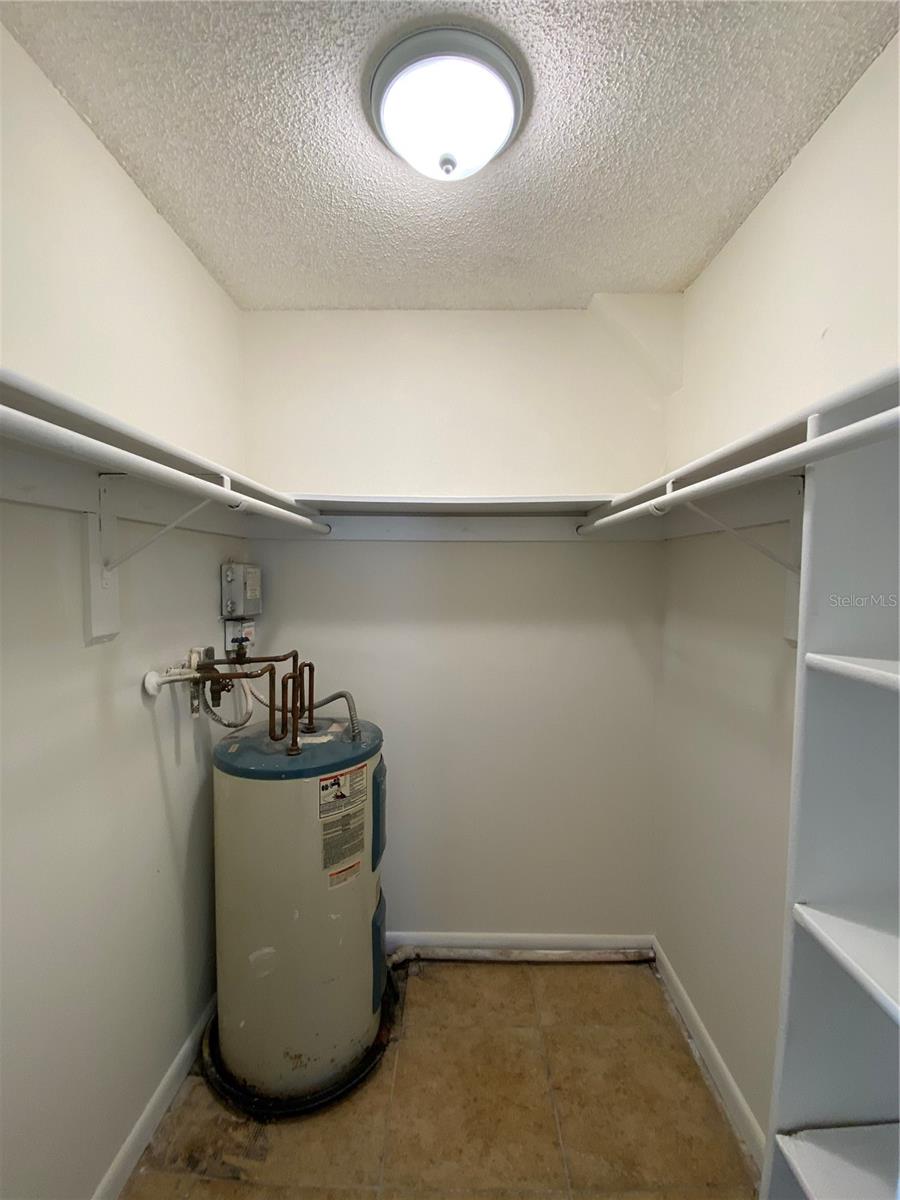 FAIRVIEW SHORES - Residential Lease