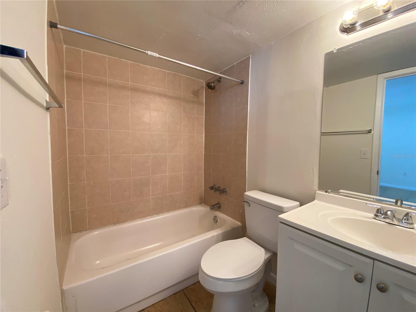 FAIRVIEW SHORES - Residential Lease