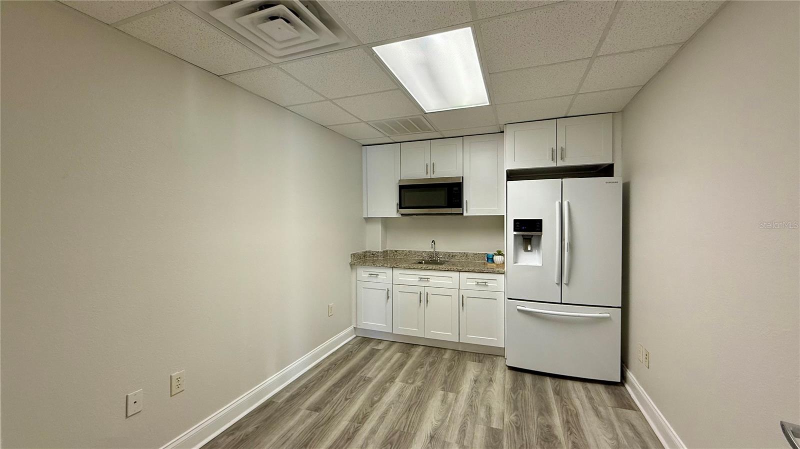 ORANGE GROVE PARK - Commercial Lease