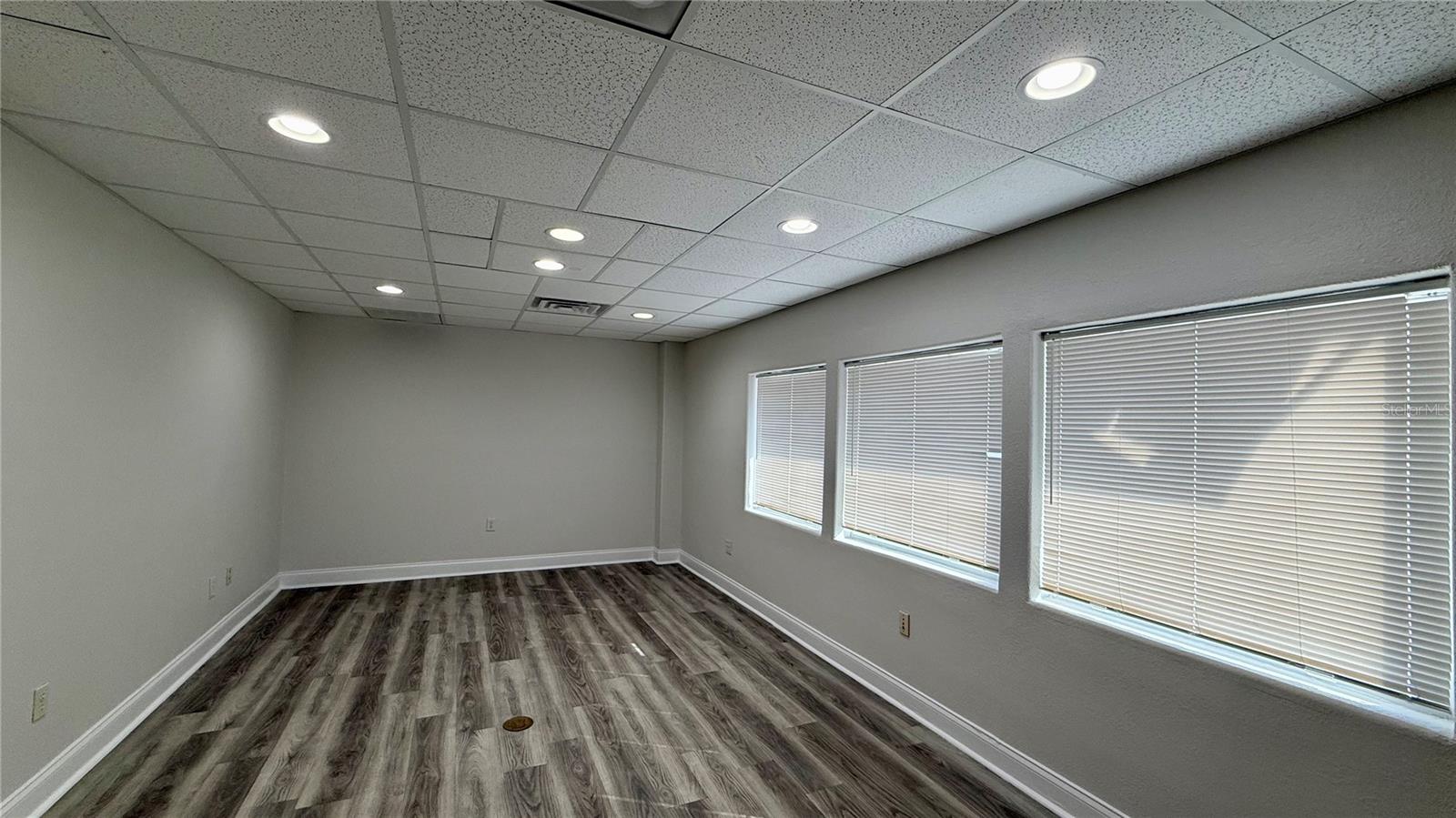 ORANGE GROVE PARK - Commercial Lease