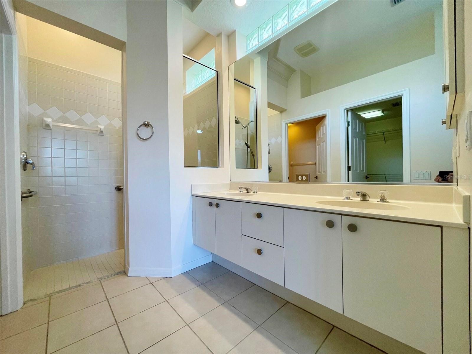 ROSEDALE 11 - Residential