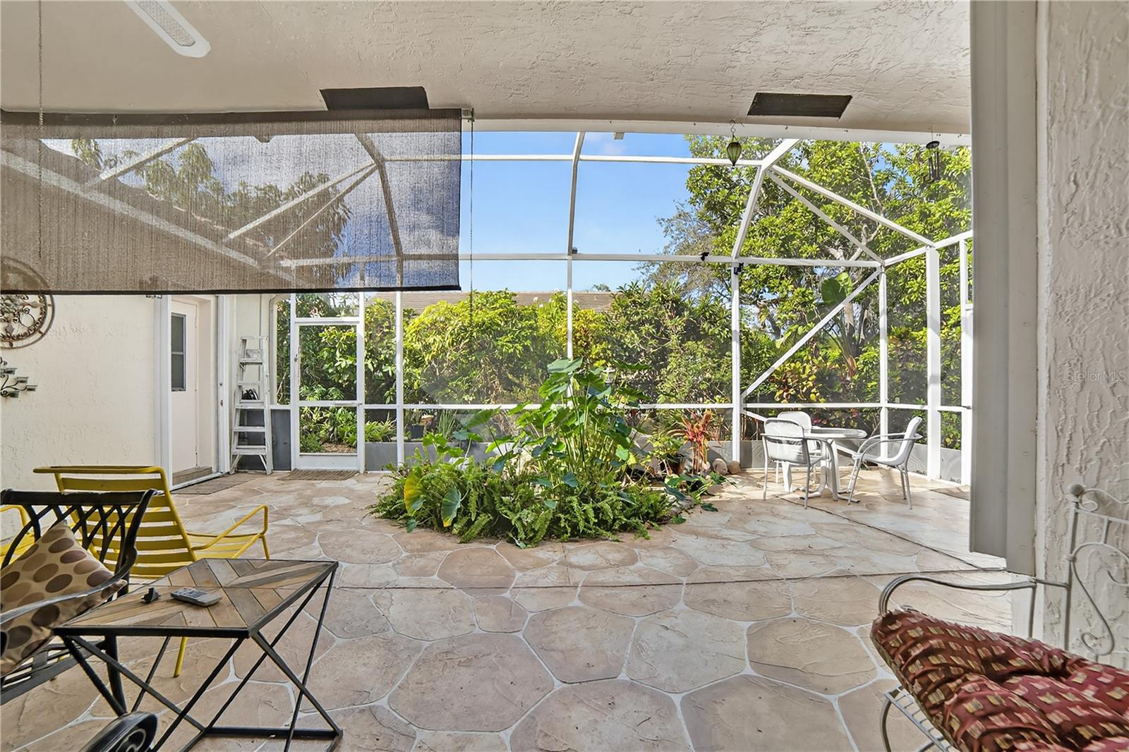 CORAL CREEK 146-6 B - Residential