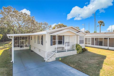 A home in LAKE WALES