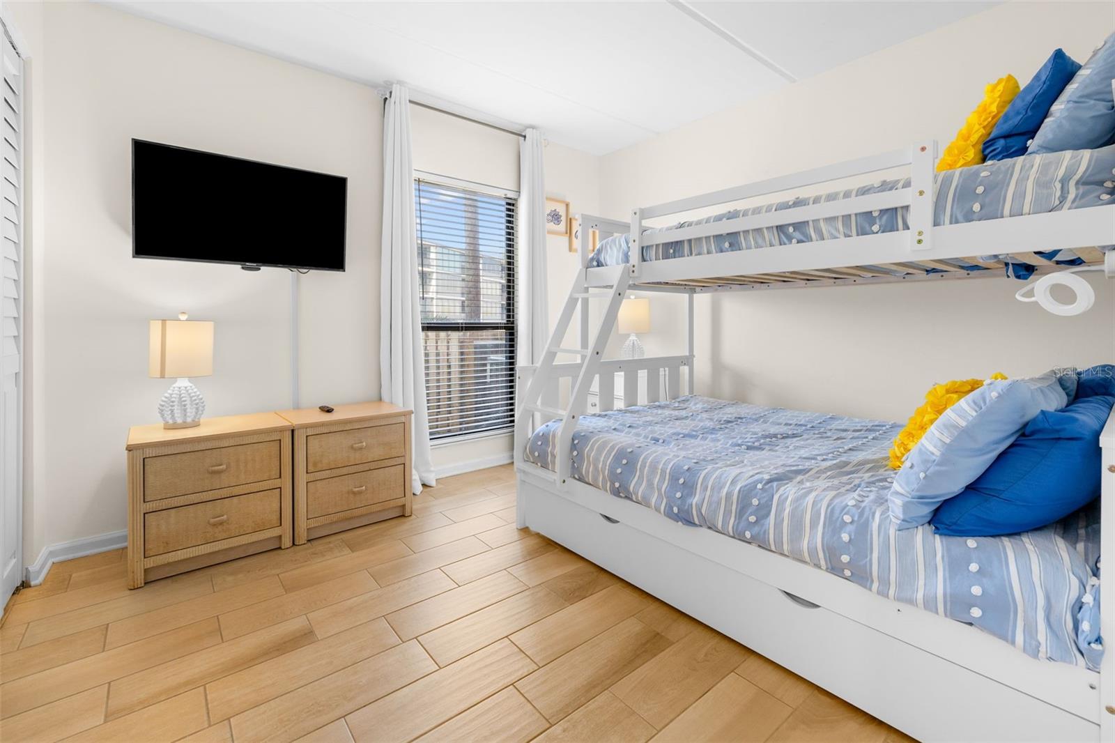 SEA PLACE I - Residential