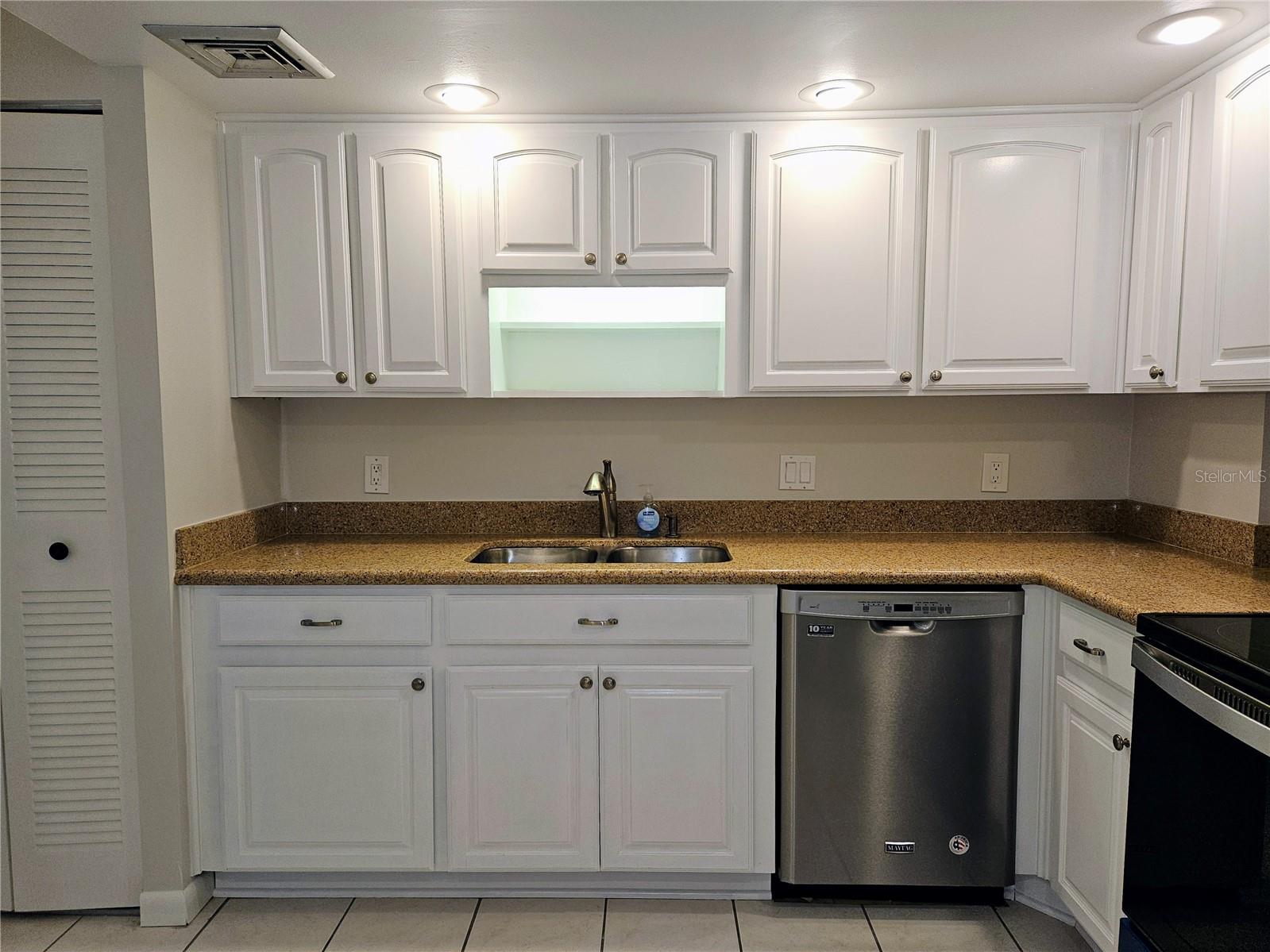 KEY CAPRI CONDO - Residential