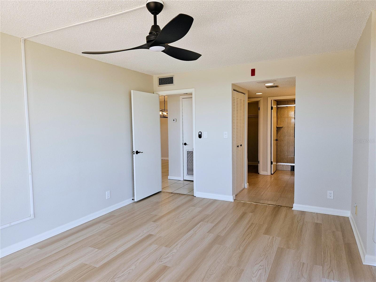 KEY CAPRI CONDO - Residential