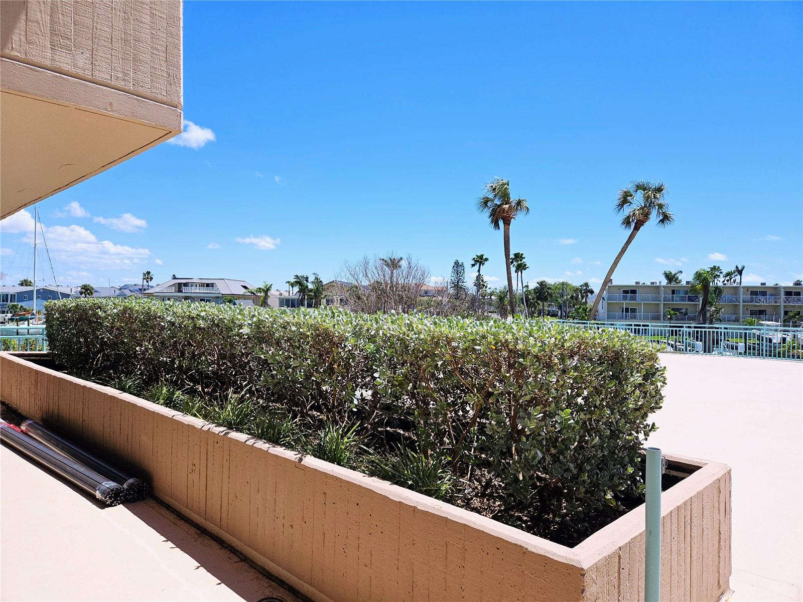 KEY CAPRI CONDO - Residential