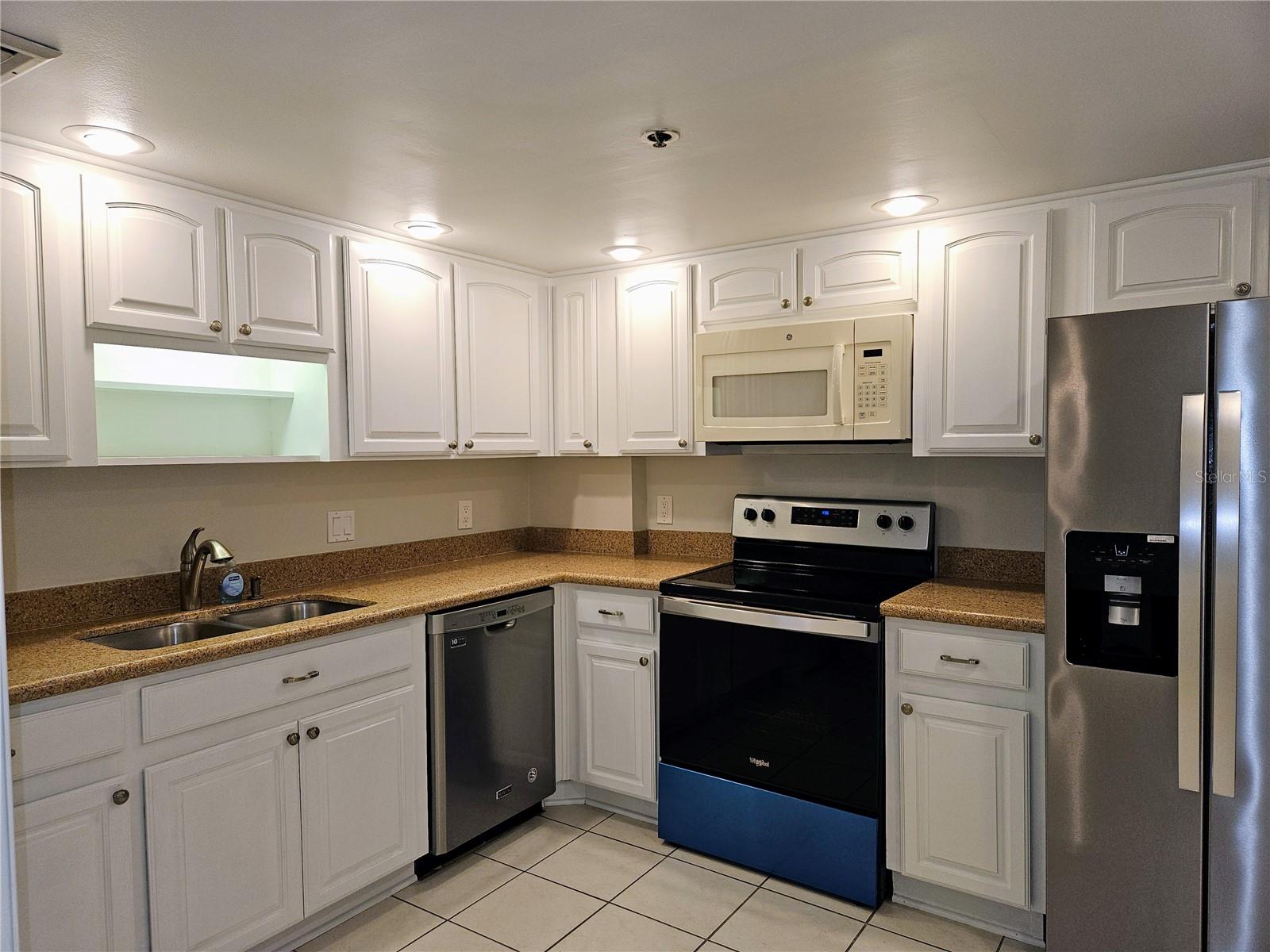 KEY CAPRI CONDO - Residential