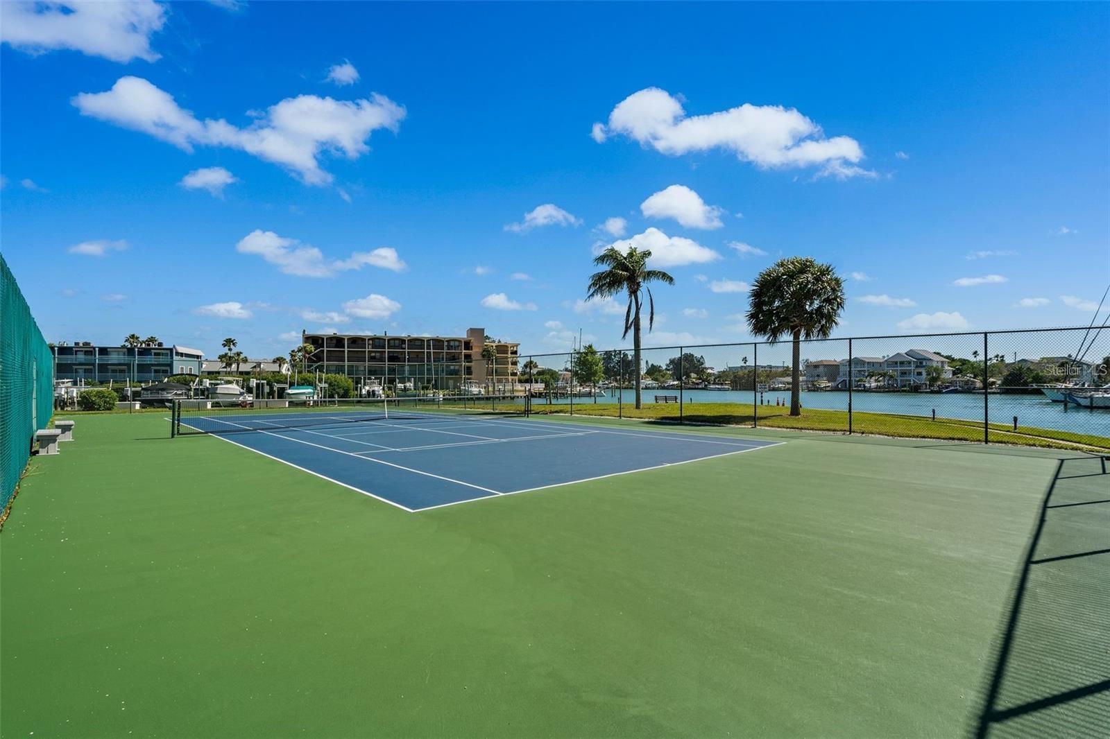 KEY CAPRI CONDO - Residential