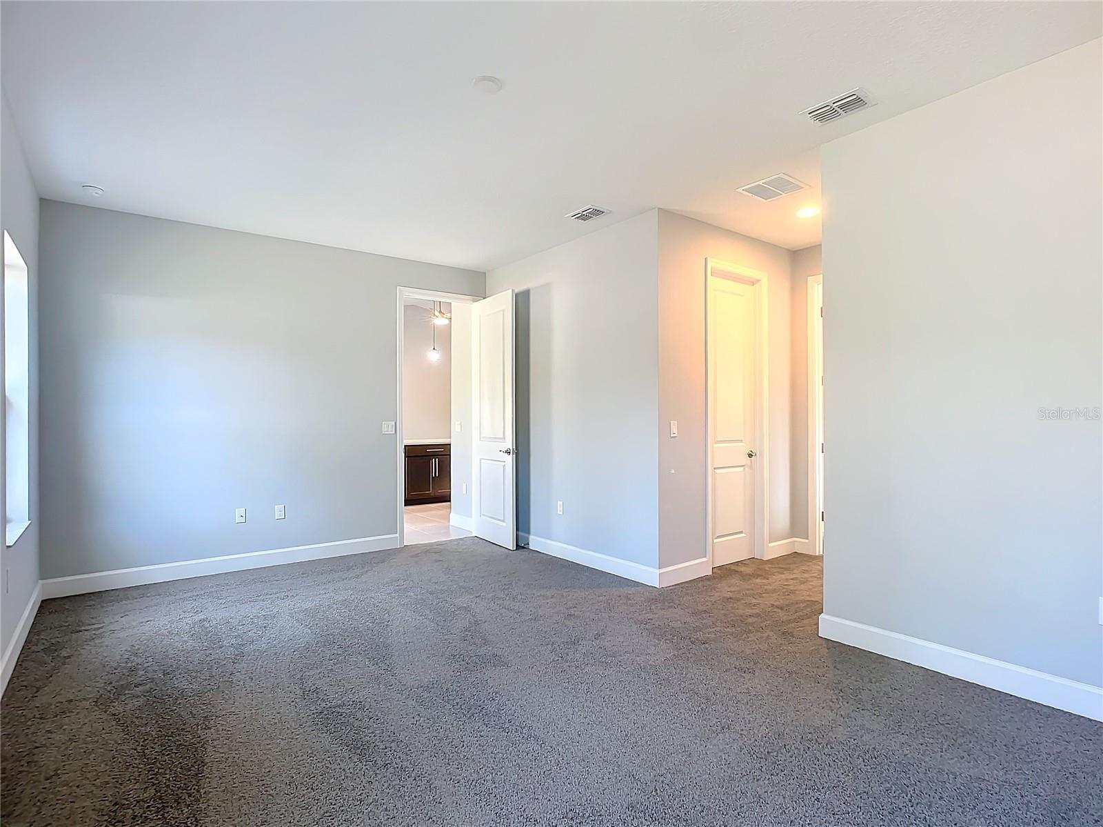 PALM COAST/EASTHAMPTON SEC 34 - Residential Lease