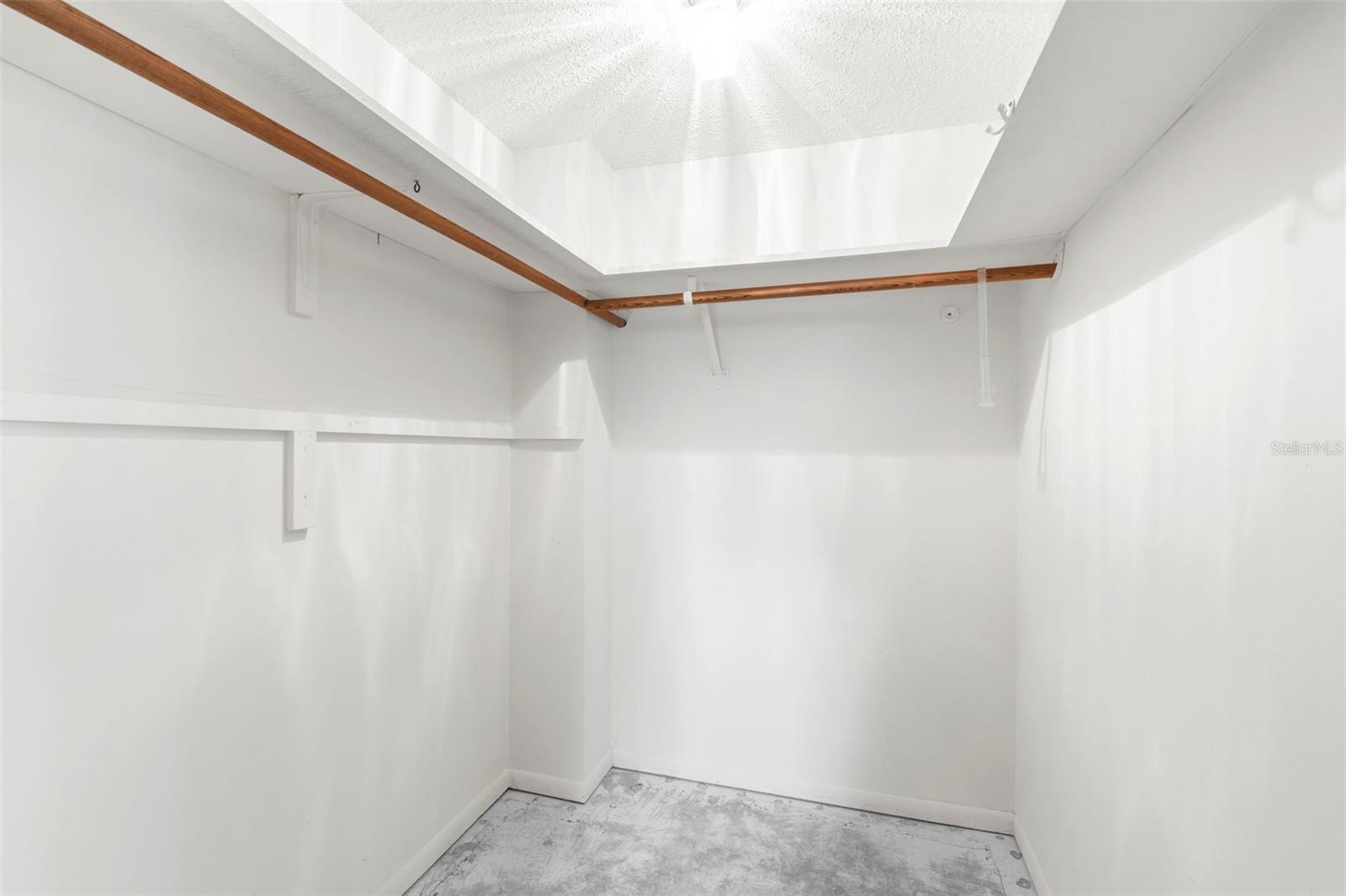 NO 1 PALM-AIRE DESOTO LAKES CC APT CONDO - Residential