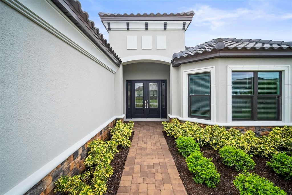 Photo of 16318 Umbria Place, Bradenton, FL 34211 (MLS # A4662047)