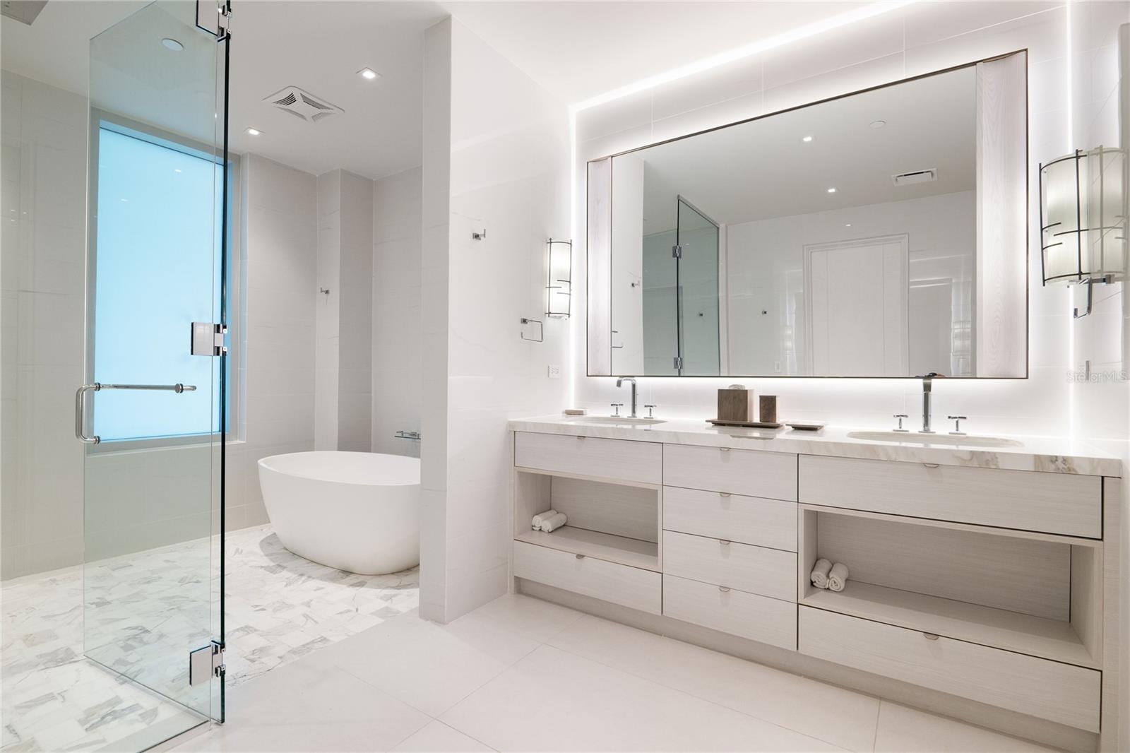 OCEAN DRIVE ST. REGIS BAHIA BEACH - Residential