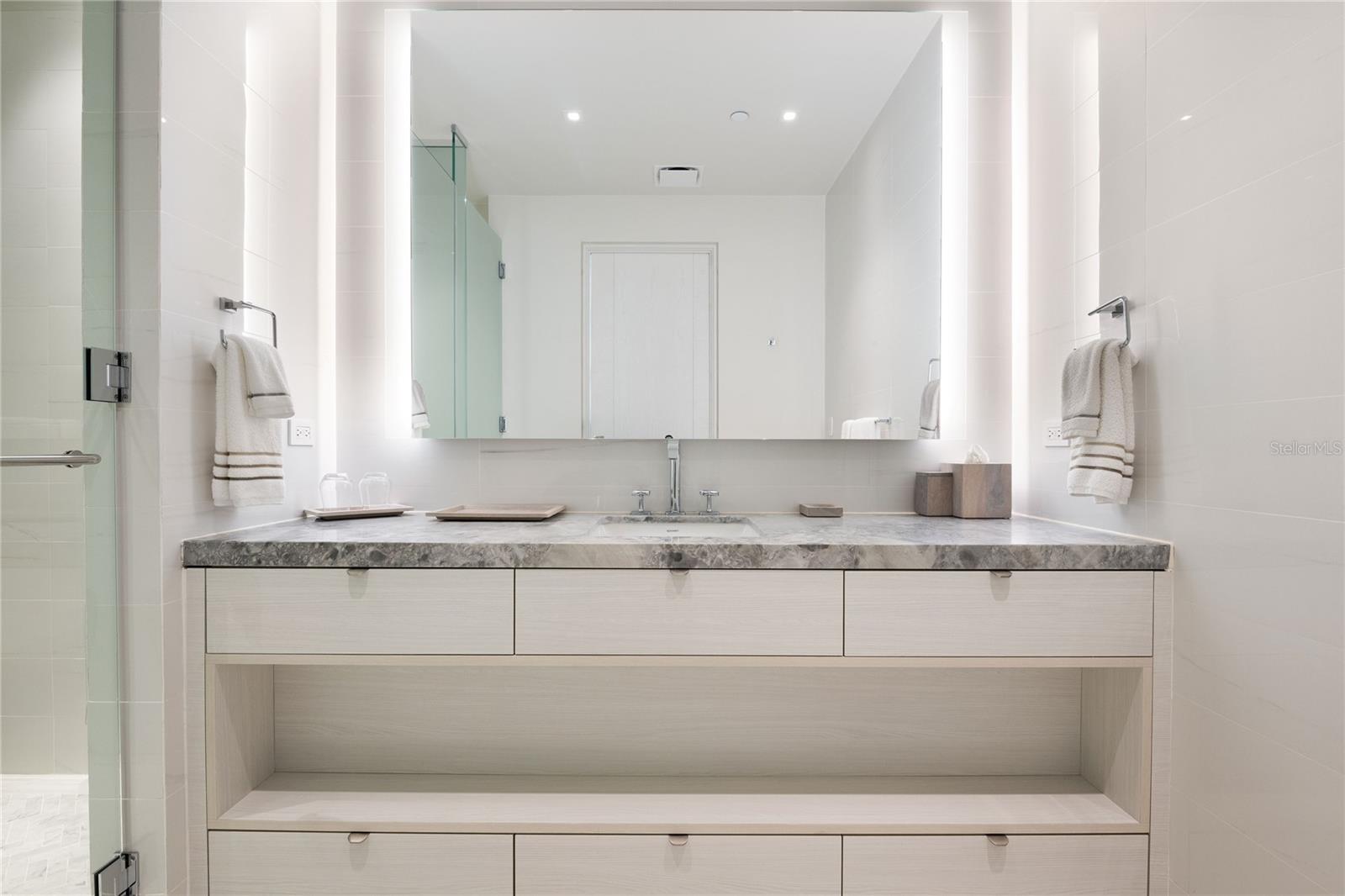 OCEAN DRIVE ST. REGIS BAHIA BEACH - Residential