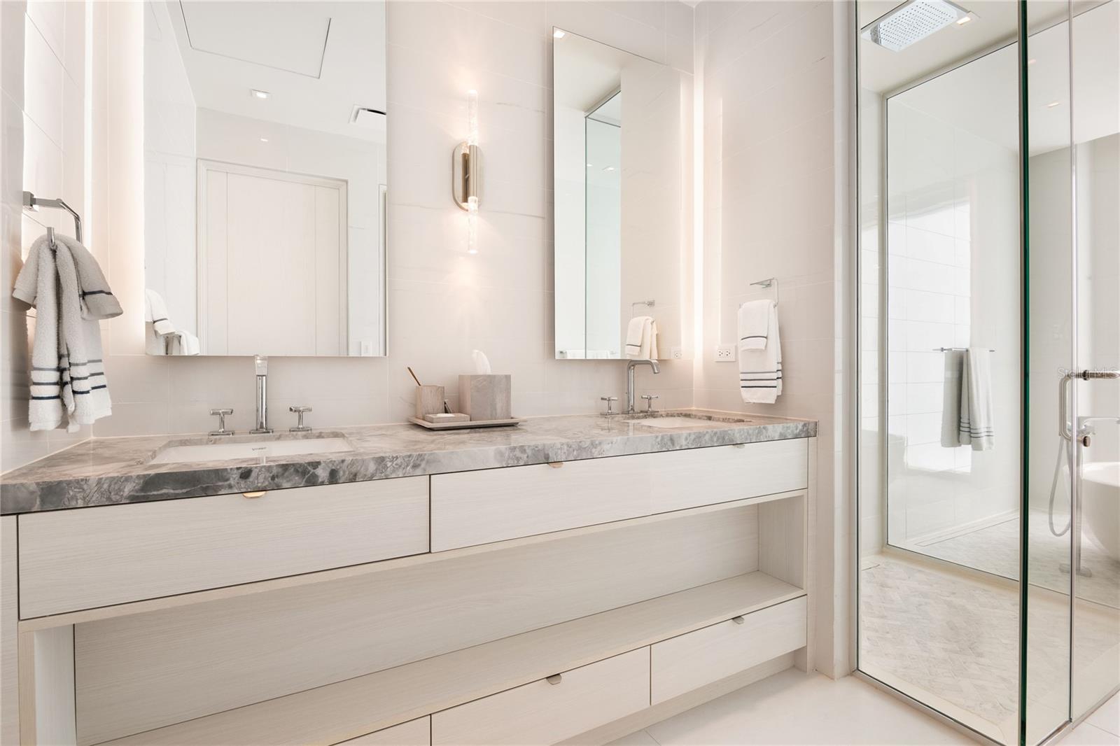 OCEAN DRIVE ST. REGIS BAHIA BEACH - Residential