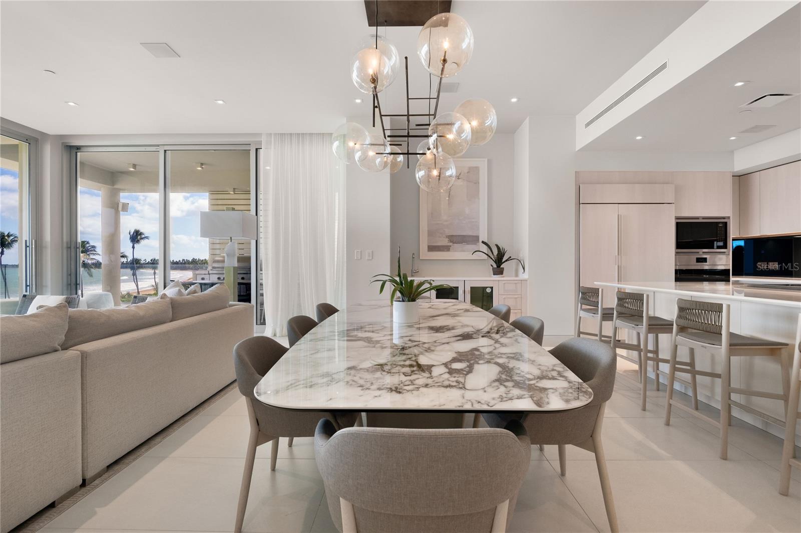 OCEAN DRIVE ST. REGIS BAHIA BEACH - Residential