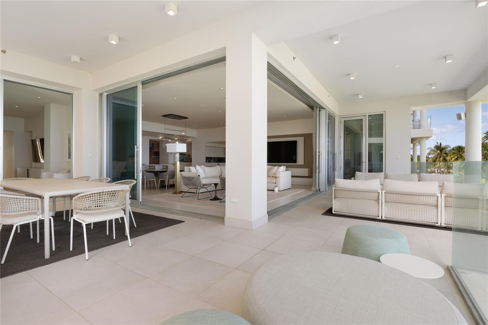 OCEAN DRIVE ST. REGIS BAHIA BEACH - Residential