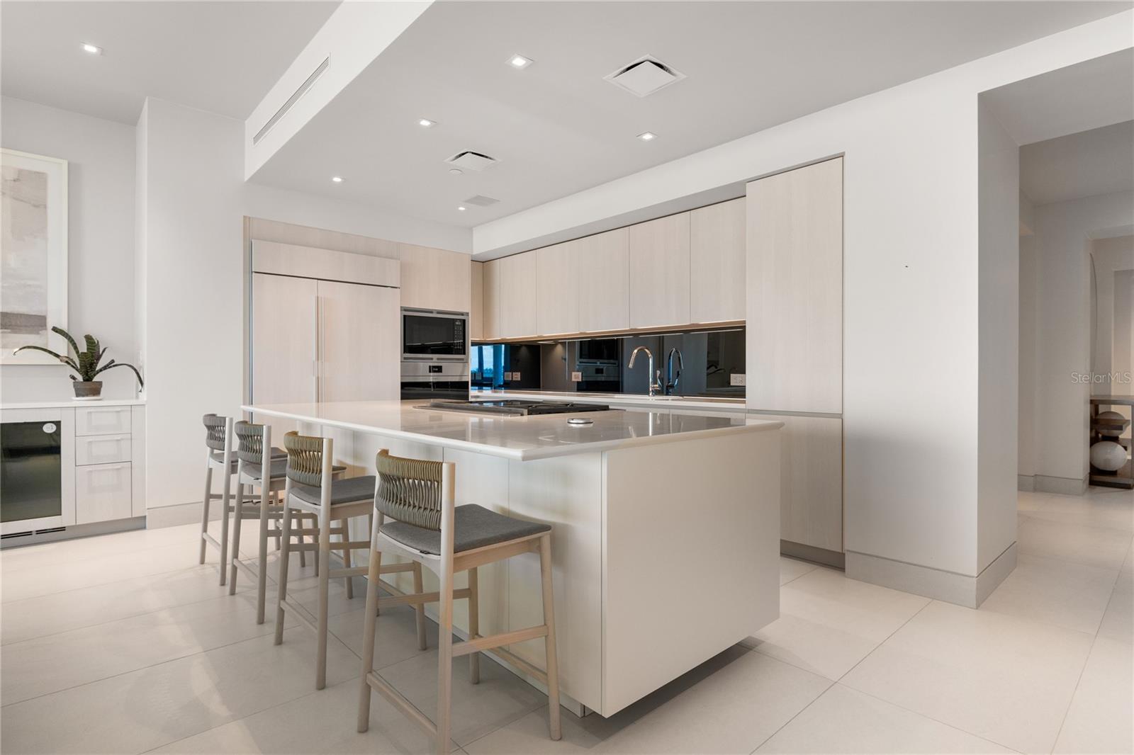 OCEAN DRIVE ST. REGIS BAHIA BEACH - Residential