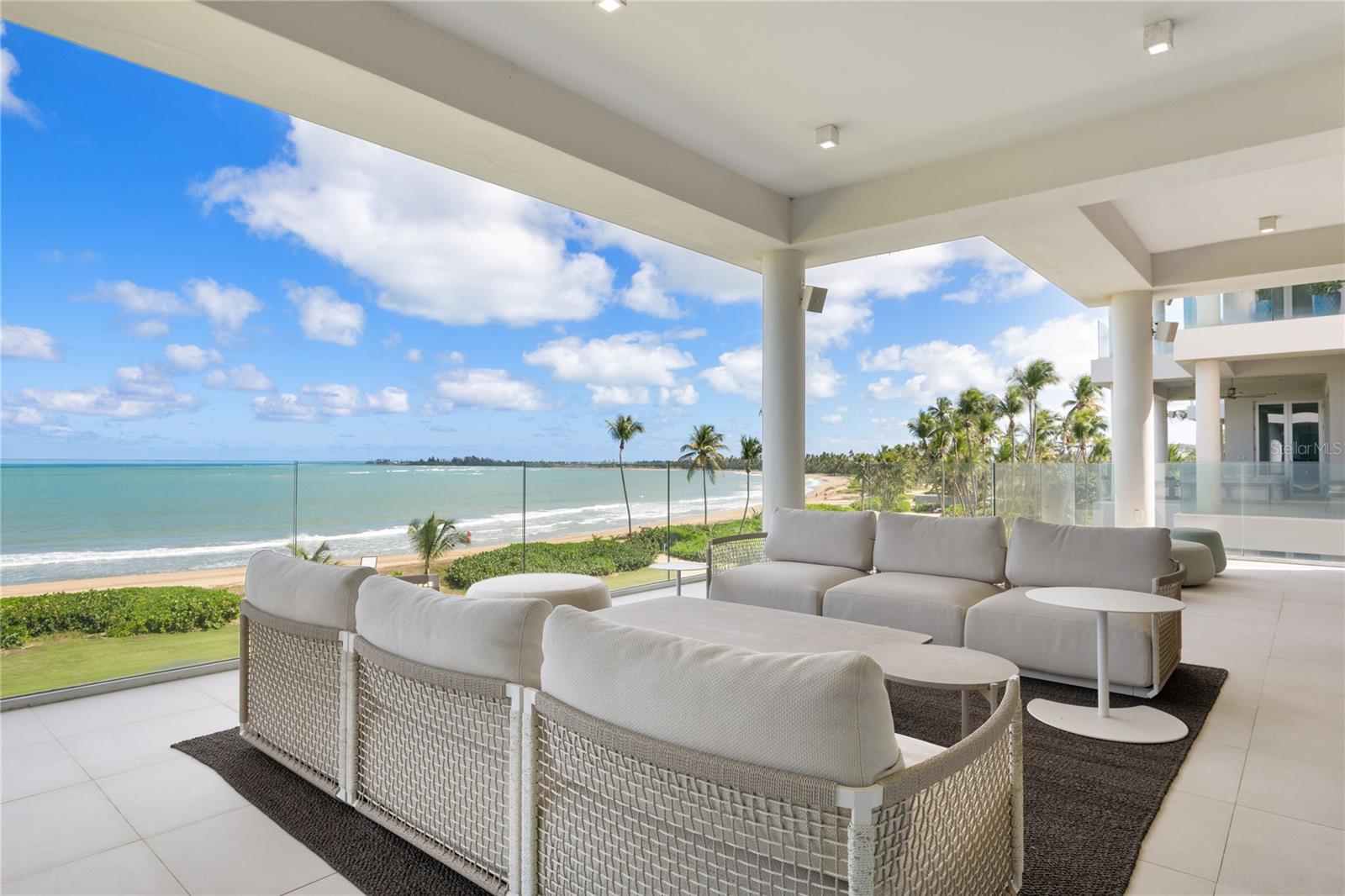 OCEAN DRIVE ST. REGIS BAHIA BEACH - Residential
