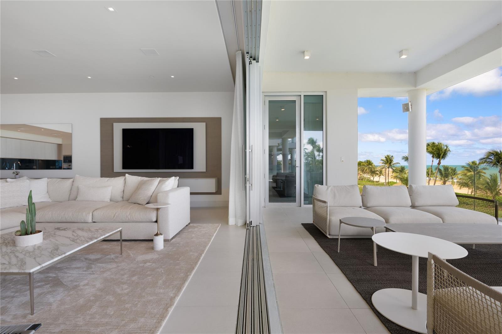 OCEAN DRIVE ST. REGIS BAHIA BEACH - Residential