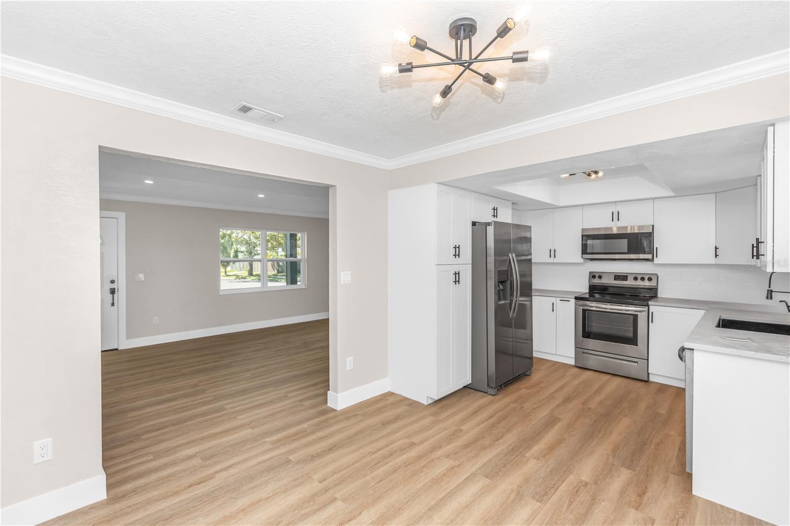 652 MOSS DRIVE