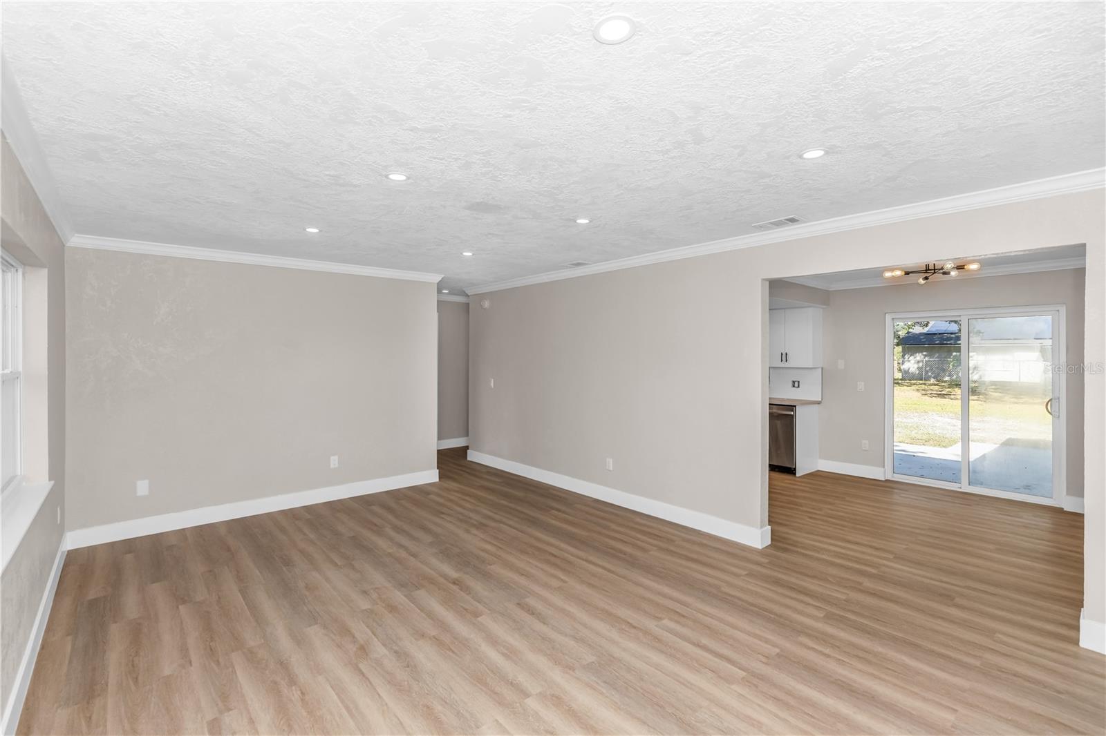 652 MOSS DRIVE