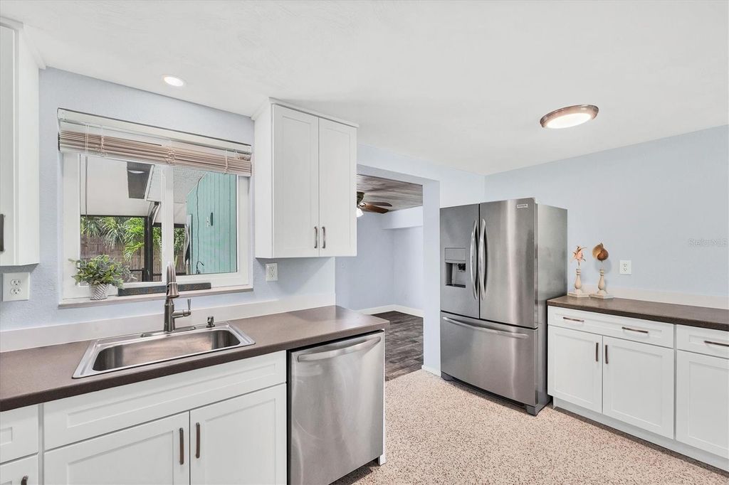 Photo of 609 W Perry Street, Englewood, FL 34223 (MLS # N6140524)