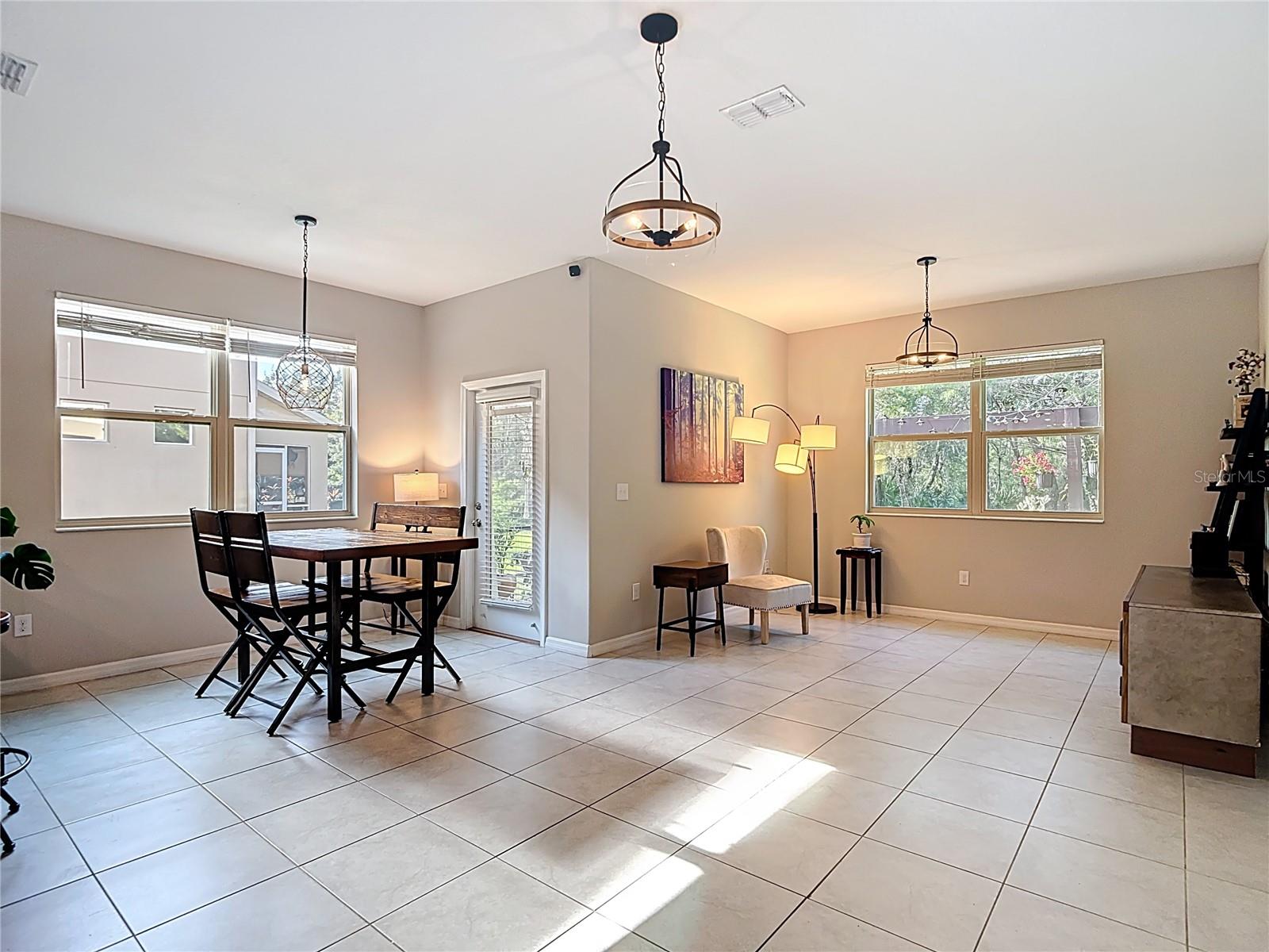 VENTANA TWNHMS AT WATERS EDGE - Residential Lease