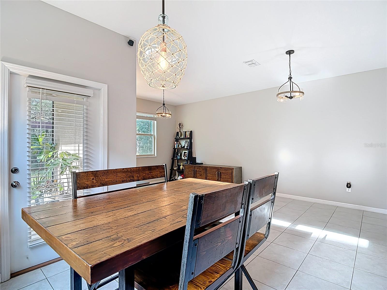 VENTANA TWNHMS AT WATERS EDGE - Residential Lease