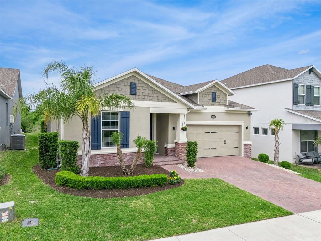 Photo of 918 Hull Island Drive, Oakland, FL 34787 (MLS # O6404554)