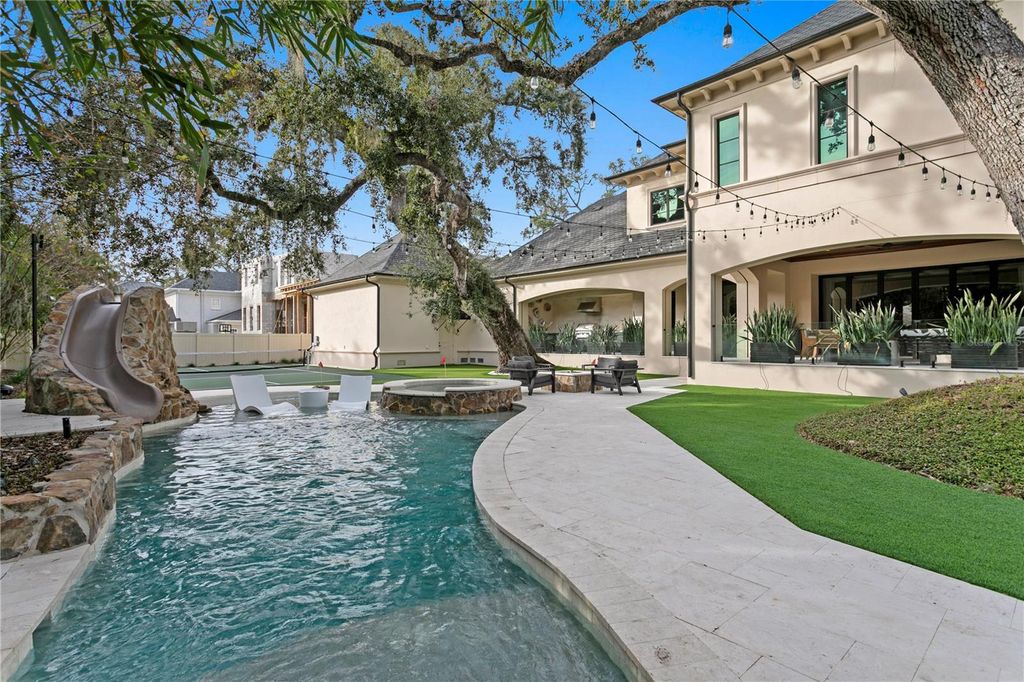 Photo of 4518 W Rosemere Road, Tampa, FL 33609 (MLS # TB8466291)