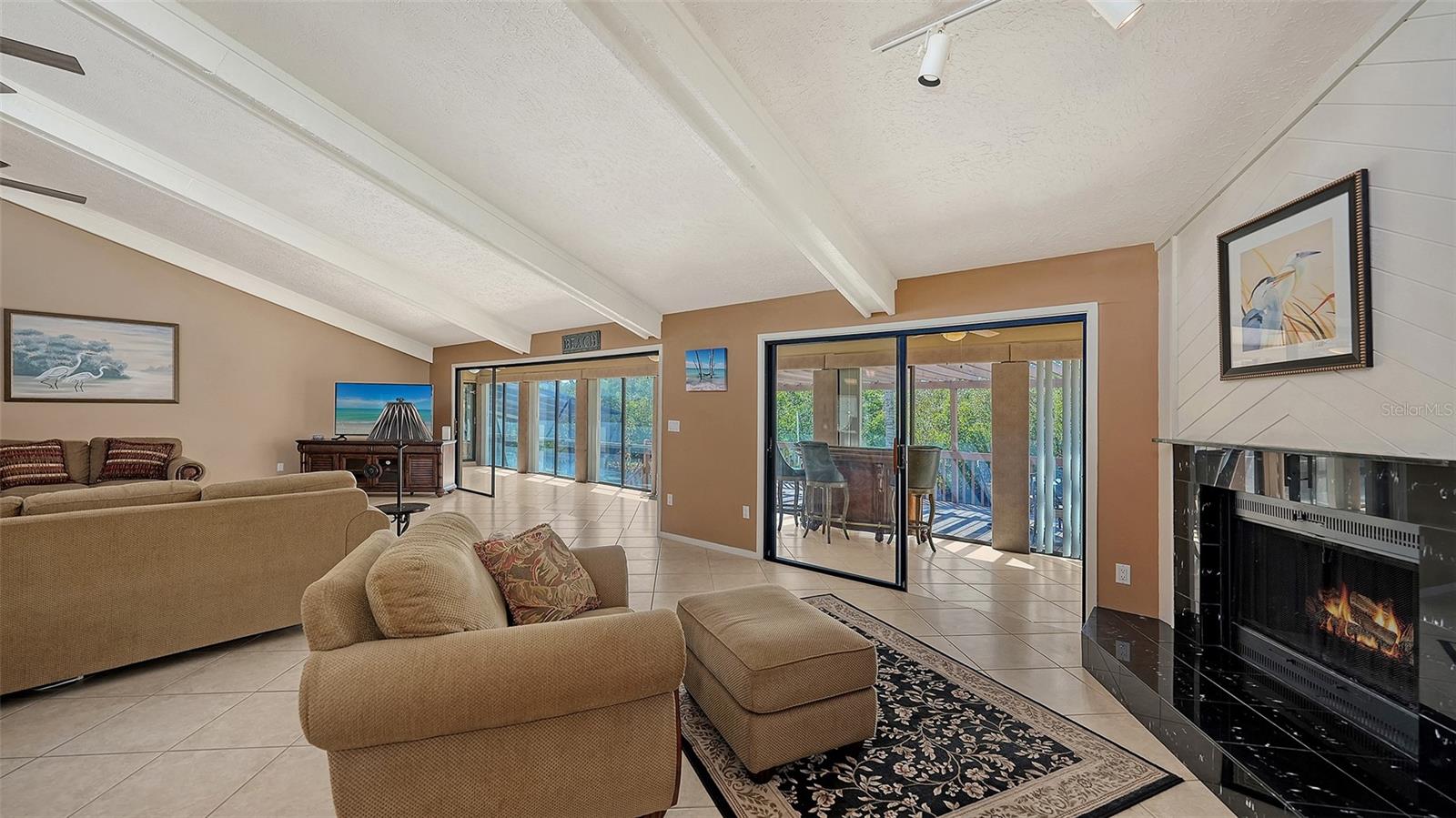 BAY ISLES - Residential