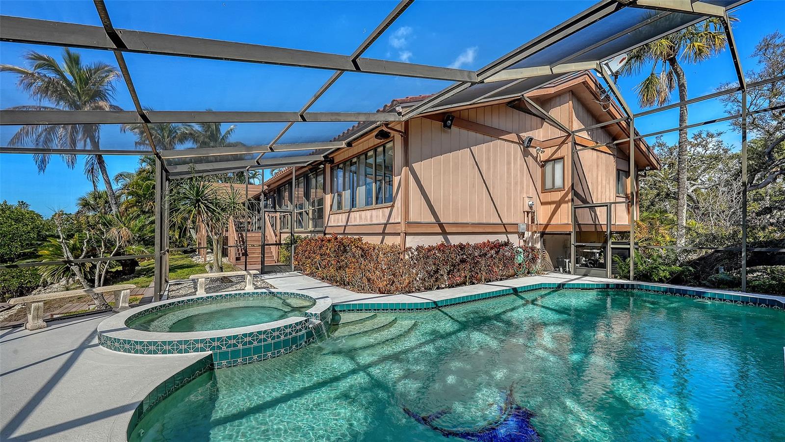 BAY ISLES - Residential