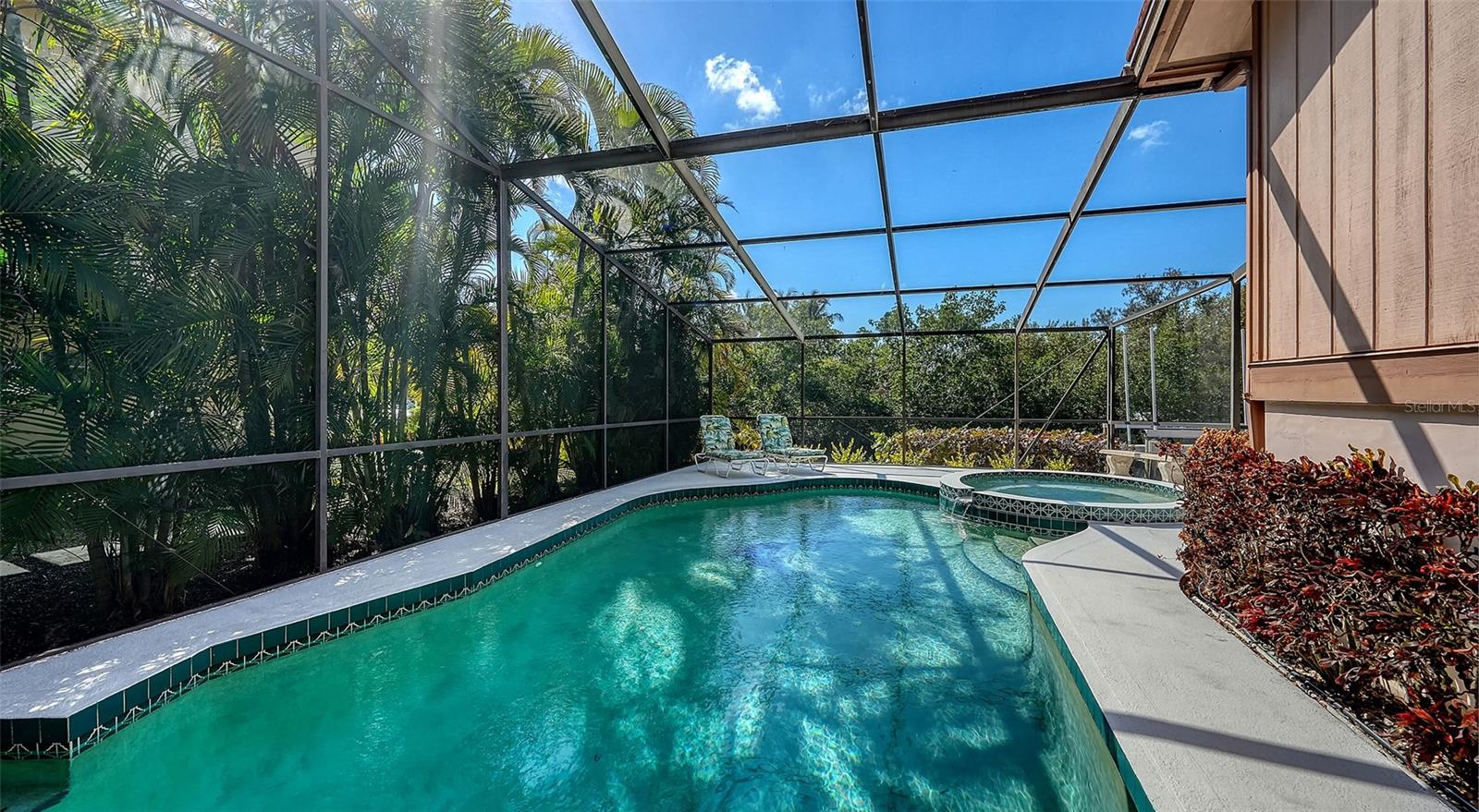 BAY ISLES - Residential