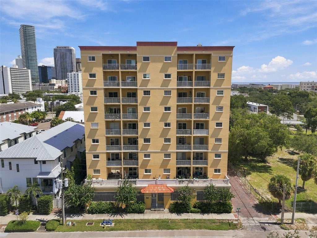 Photo of 316 8th Street S #304, St Petersburg, FL 33701 (MLS # TB8549708)