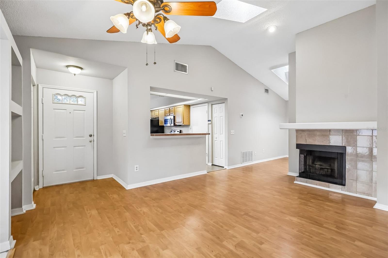 2212 FAXTON COURT