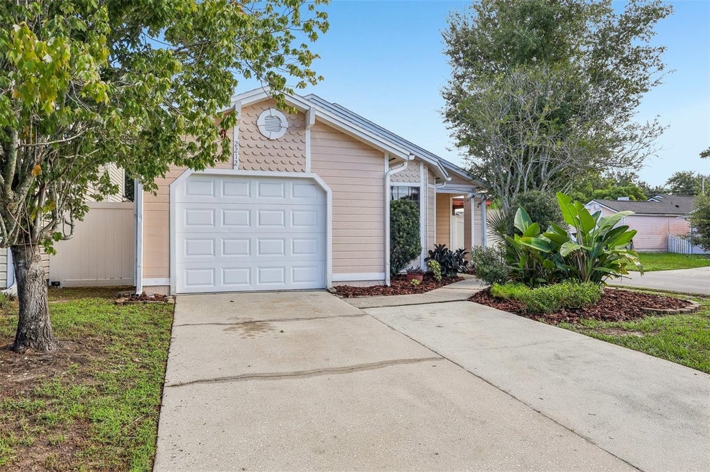 Photo of 2212 Faxton Court, Orlando, FL 32812 (MLS # G5117209)