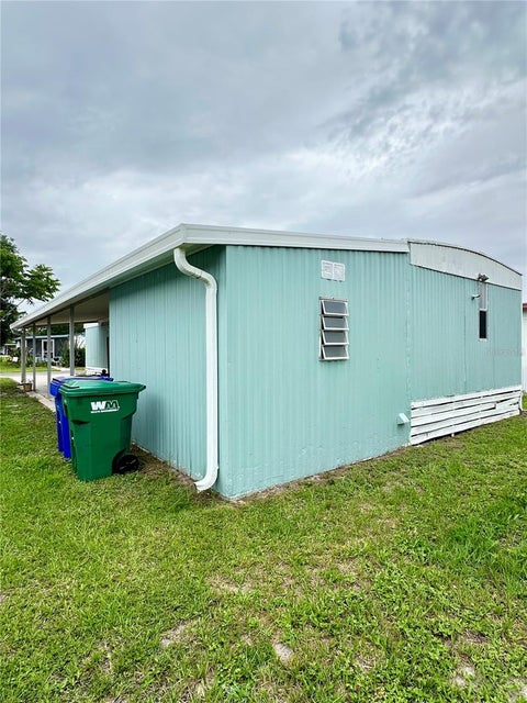 Tiny photo for 818 Michigan Street, Wildwood, FL 34785 (MLS # OM725717)