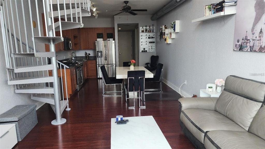 Photo of 150 E Robinson Street #427, Orlando, FL 32801 (MLS # O6404900)