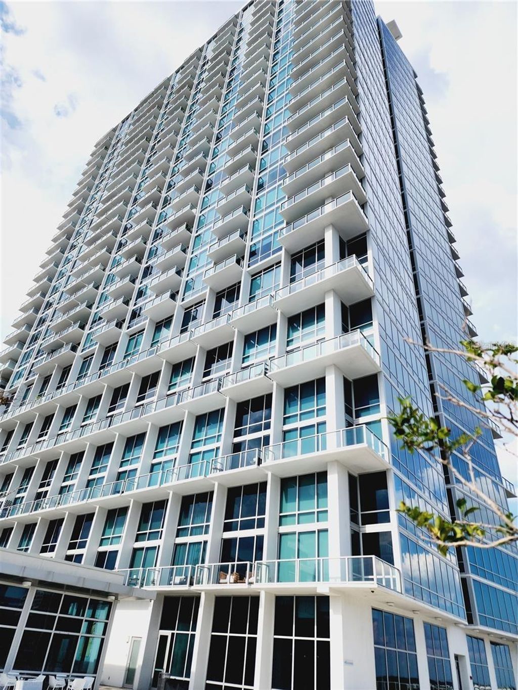 Photo of 150 E Robinson Street #427, Orlando, FL 32801 (MLS # O6404900)