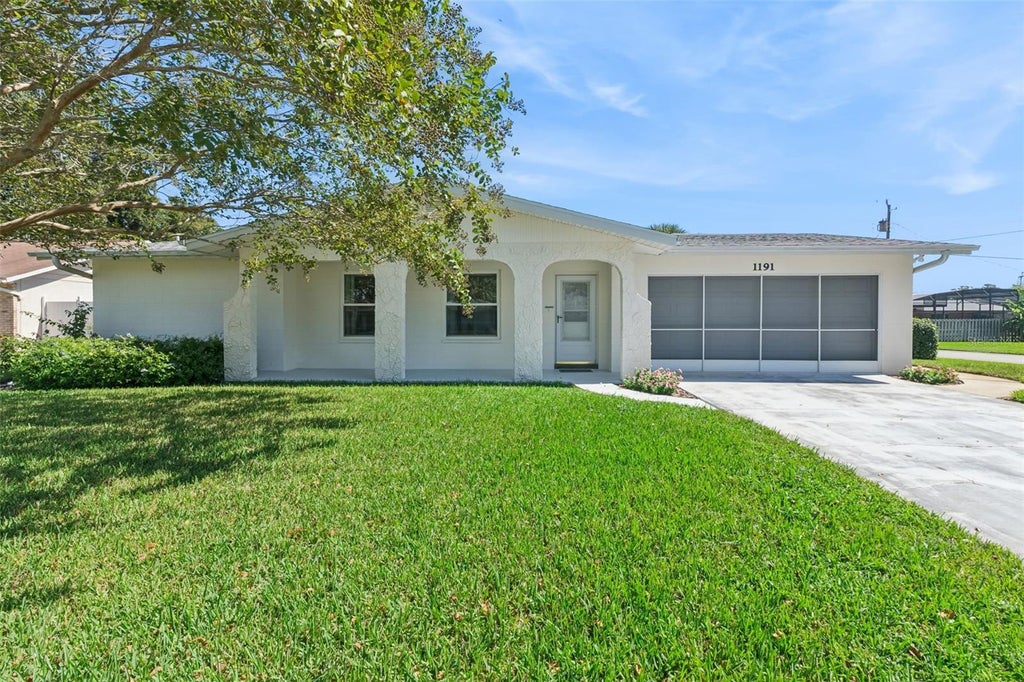 Photo of 1191 Peachtree Road, Daytona Beach, FL 32114 (MLS # V4951540)