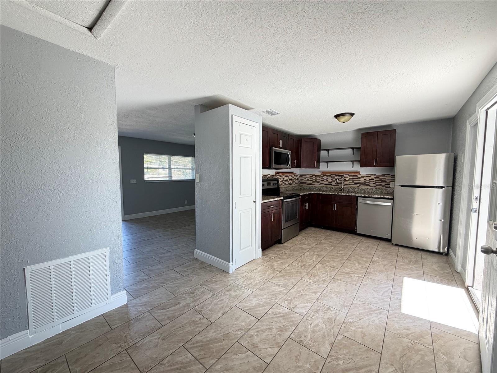 922 MARTIN LUTHER KING BOULEVARD NE