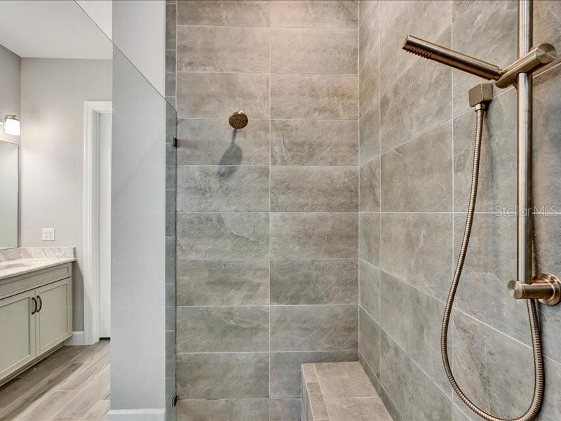 AZARIO ESPLANADE PH VI - Residential