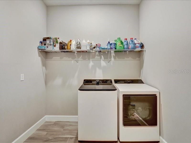 AZARIO ESPLANADE PH VI - Residential