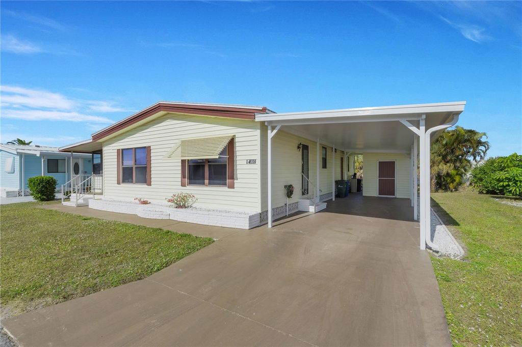 Photo of 357 Longwood Drive, Venice, FL 34285 (MLS # N6142013)