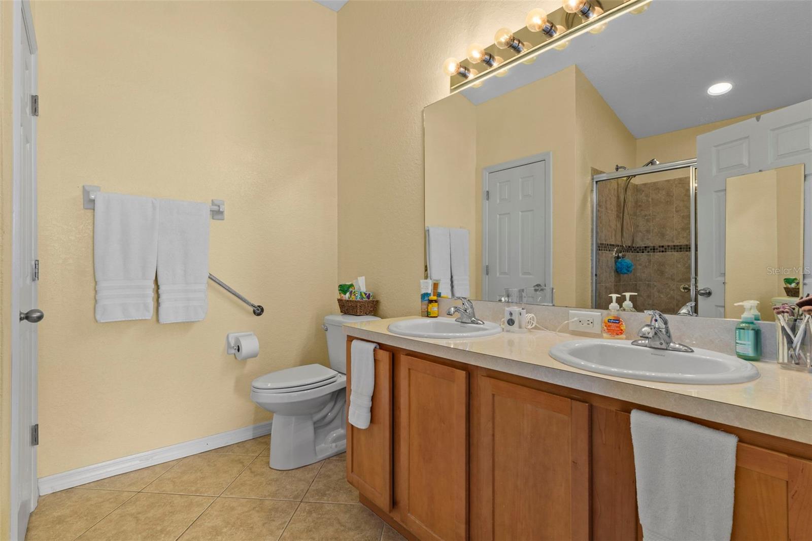 SHERMAN HILLS SEC 1 - Residential